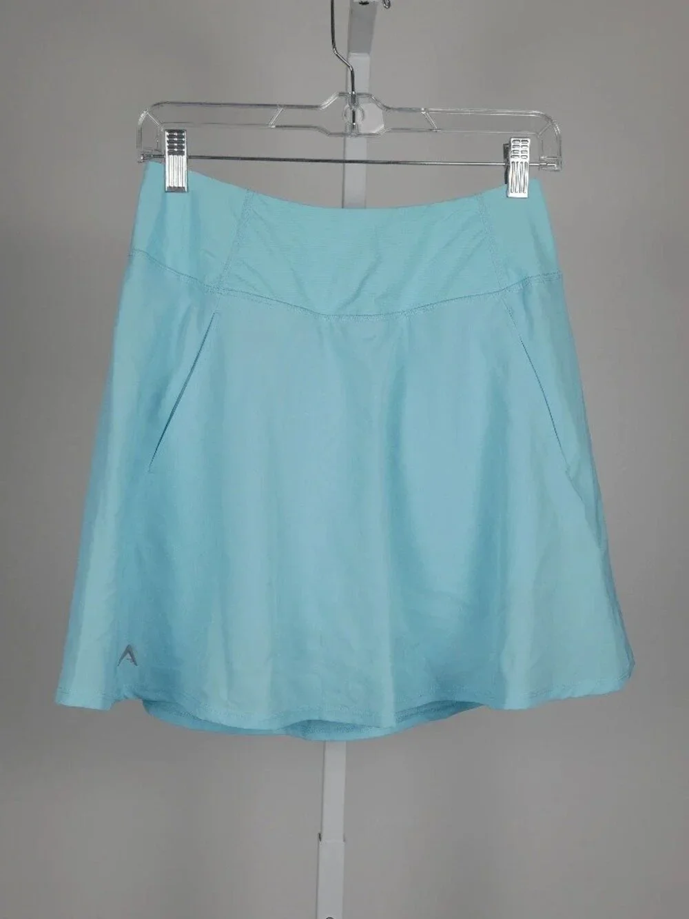 Antigua Women's Chip Golf Skort Powder Blue stretch Size Large Pickle Ball